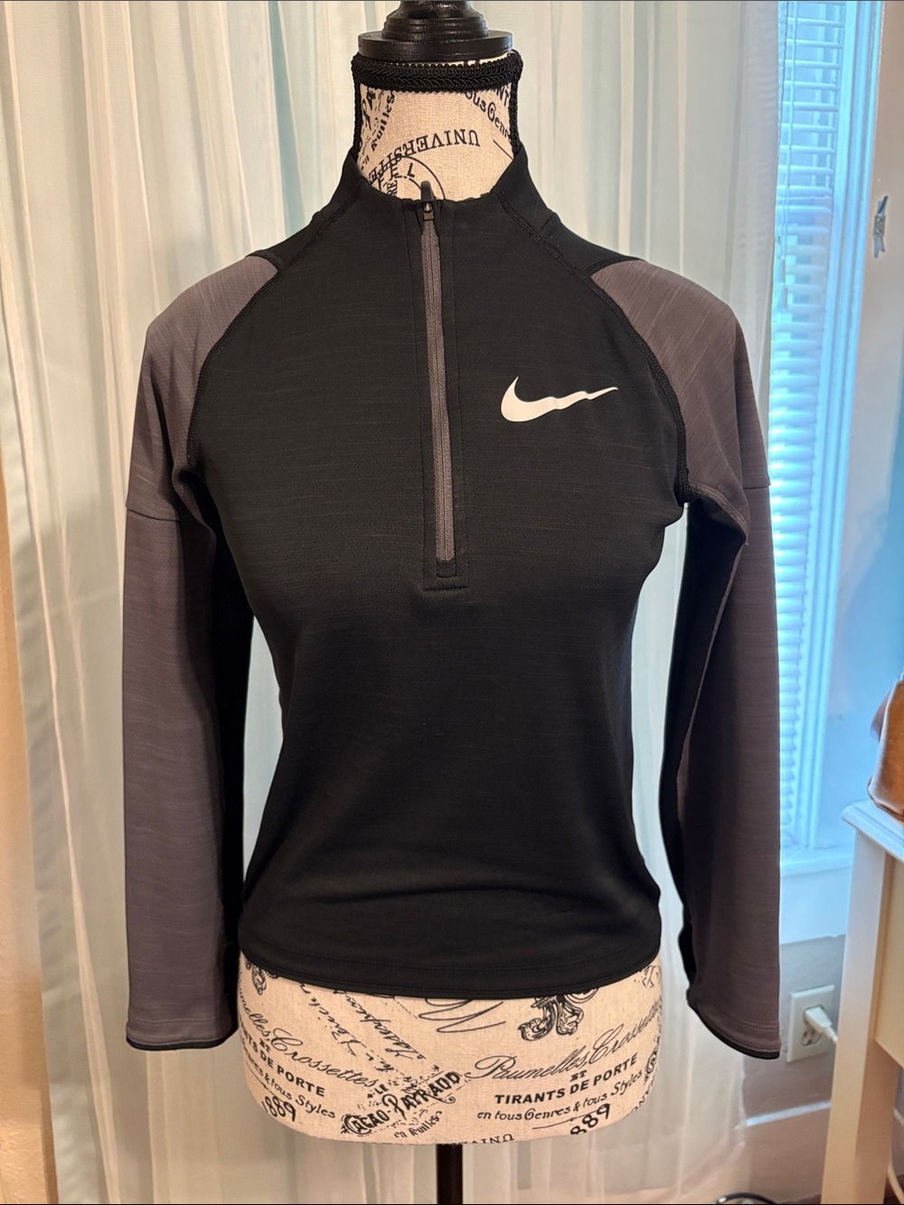 Nike Black & Gray Women's Half-Zip Athletic Pullover